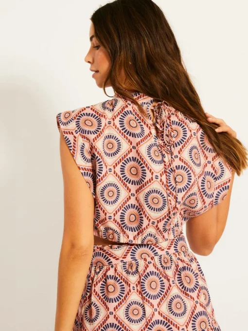 MUNA | Ruched Crop Top